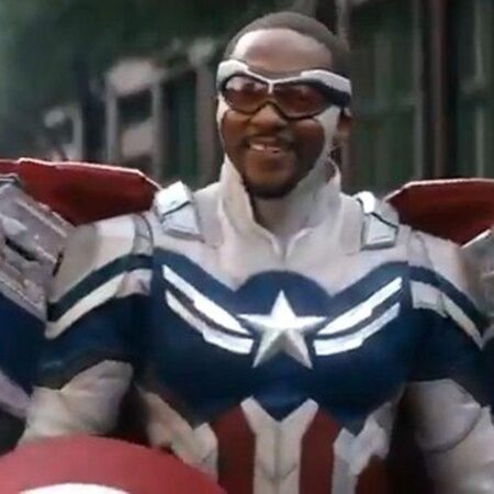 Anthony Mackie critica traje do Capitão América e exige mudanças