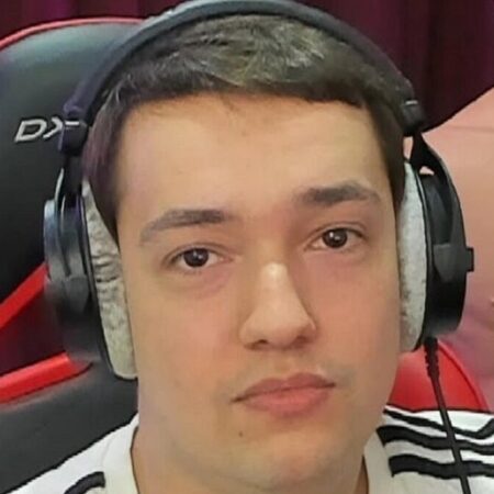 LenaGol0vach comenta sobre jogar na offlane