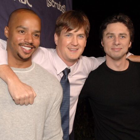 Criador de “Scrubs” revela que roteiristas iniciarão trabalho no reboot em breve