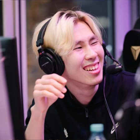 Illidan tem mais confiança em TORONTOTOKYO como offlaner do que como suporte