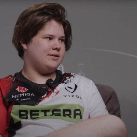 Zweih da Nemiga Gaming Tira Faca de Case Após Classificação para Major de CS2