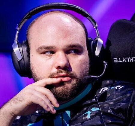 Qojqva Aponta No[o]ne como “Gigaflamer” no Matchmaking de Dota 2