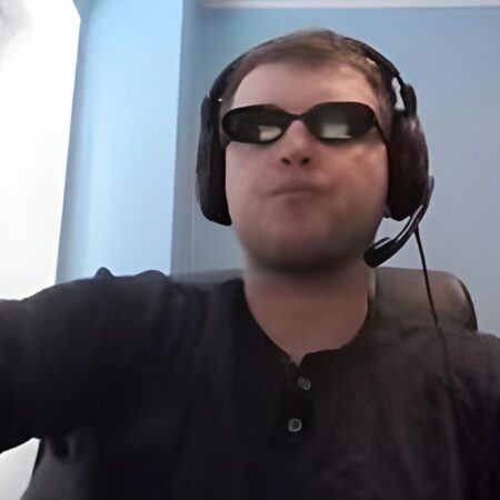 Streamer Papich e Seus Desenhos Animados Nostálgicos