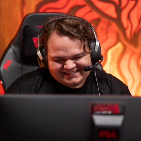 Bastidores Turbulentos: A Versão de BuLba Sobre o Caso mangekyou e a Sombra do 322 no Dota 2