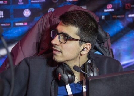 Saksa Surpreende como Stand-in na Team Yandex: Um Olhar sobre a Dança das Cadeiras no Dota 2